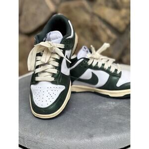 NIKE DUNK LOW VINTAGE GREEN COCONUT MILK SIZE 5.5 PRE-OWNED